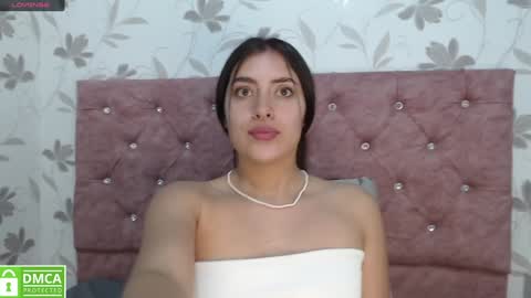 Snapshot of _emma_diamond_ chatting on December 2024 08:57:02 PM Emma online show from December 2024 08:57:02 PM