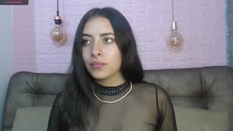 Snapshot of _emma_diamond_ chatting on February 2025 05:01:02 PM Emma online show from February 2025 05:01:02 PM