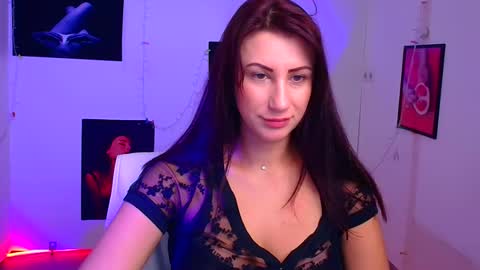 Snapshot of _emma_lay chatting on December 2024 07:07:02 AM Emma online show from December 2024 07:07:02 AM