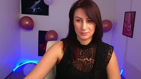 Snapshot of _emma_lay chatting on March 2025 10:33:02 AM Emma online show from March 2025 10:33:02 AM