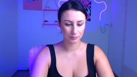 Emma online show from November 2025 01:11:01 PM