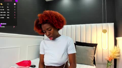 Snapshot of _emma_willliams_ chatting on September 2025 02:05:02 PM Emma online show from September 2025 02:05:02 PM