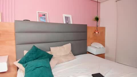 Emma online show from December 2025 04:20:03 AM