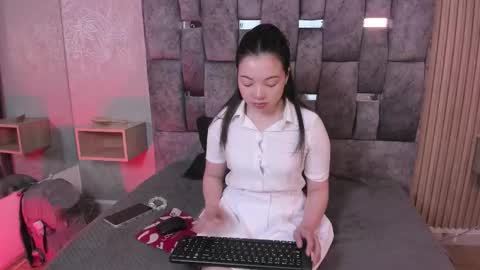 _emma_xoxo online show from December 2025 11:52:01 AM