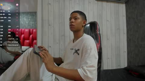 _erick_j online show from April 2026 08:12:02 PM