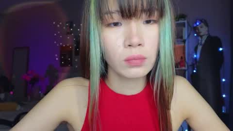 EveEva online show from November 2025 02:33:02 AM