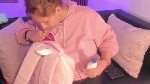 bigboobs evelyn online show from December 2024 03:25:02 AM