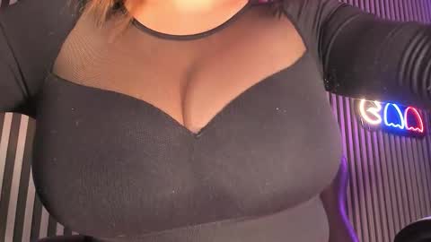bigboobs evelyn online show from January 2025 03:27:02 AM