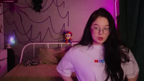 Snapshot of _favorite_ chatting on October 2025 05:57:02 PM KENDALL NATHAN MARRY RYANPVT IS OPEN online show from October 2025 05:57:02 PM