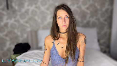 Snapshot of _fuckinparadise chatting on February 2025 11:06:01 PM Lyanna and Derek online show from February 2025 11:06:01 PM