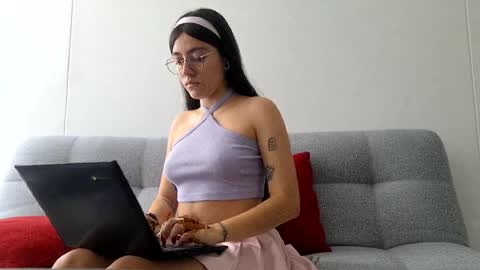 Snapshot of _ghostgirl__ chatting on January 2025 06:01:02 PM SKY online show from January 2025 06:01:02 PM