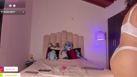 Snapshot of _giovaa_ chatting on November 2025 11:04:02 PM G I O V A online show from November 2025 11:04:02 PM