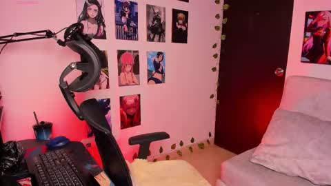 Snapshot of _gleep chatting on October 2025 01:17:02 AM LEEP online show from October 2025 01:17:02 AM