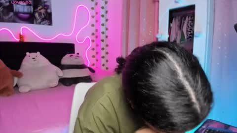 Snapshot of _gleep chatting on October 2025 01:33:02 AM LEEP online show from October 2025 01:33:02 AM