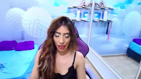 Snapshot of _gold_strawberry_ chatting on June 2026 05:16:01 AM _gold_strawberry_ online show from June 2026 05:16:01 AM