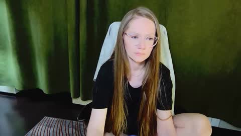 _goldilocks__ online show from February 2026 02:21:02 PM