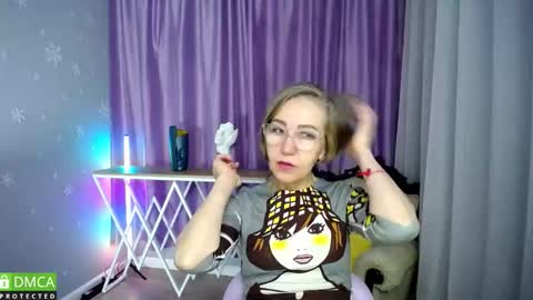 _greybunny_ online show from October 2025 09:59:01 AM