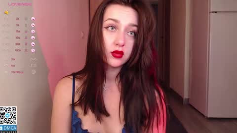 Snapshot of _halllseyyy_ chatting on September 2025 05:58:02 PM Hi everybody my name is Halsey online show from September 2025 05:58:02 PM