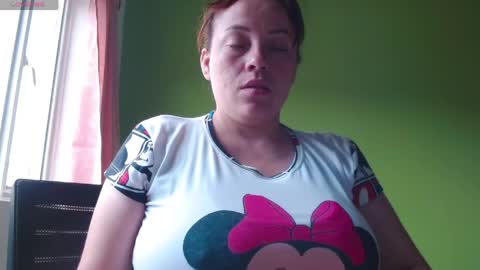 Snapshot of _honey1_ chatting on April 2026 06:21:02 PM Honey online show from April 2026 06:21:02 PM