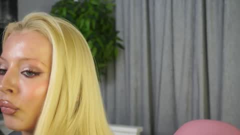 Lana online show from February 2026 08:13:01 AM