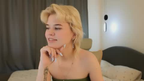 Snapshot of _honnyland chatting on June 2026 01:24:02 PM Alisha online show from June 2026 01:24:02 PM