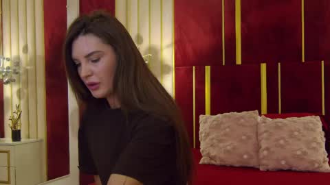 _hot_neighbour online show from May 2026 03:33:01 AM
