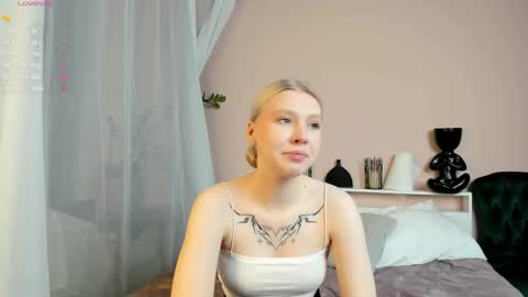 Snapshot of _innocent_soul_ chatting on November 2025 09:42:01 AM Daisy online show from November 2025 09:42:01 AM