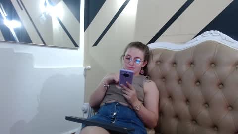 Snapshot of _isaabellaa chatting on January 2025 07:21:01 PM Isa online show from January 2025 07:21:01 PM