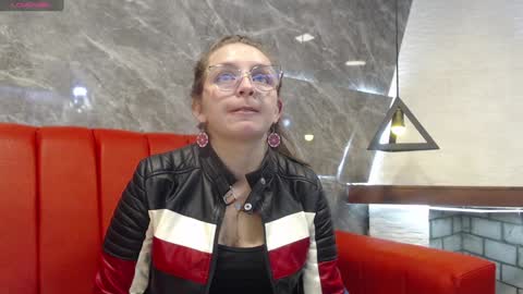 Snapshot of _isaabellaa chatting on January 2025 02:21:02 PM Isa online show from January 2025 02:21:02 PM