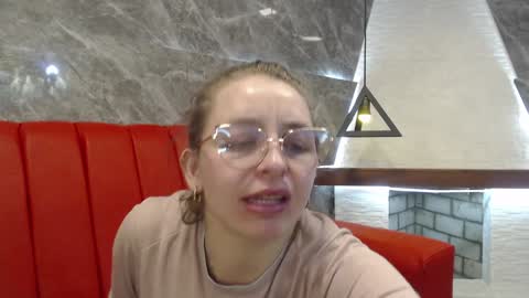 Snapshot of _isaabellaa chatting on January 2025 02:24:02 PM Isa online show from January 2025 02:24:02 PM