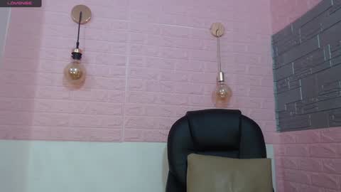 Snapshot of _isaabellaa chatting on February 2025 03:17:02 PM Isa online show from February 2025 03:17:02 PM