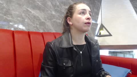 Snapshot of _isaabellaa chatting on February 2025 11:20:01 AM Isa online show from February 2025 11:20:01 AM