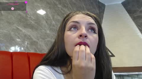 Snapshot of _isaabellaa chatting on February 2025 02:37:01 PM Isa online show from February 2025 02:37:01 PM