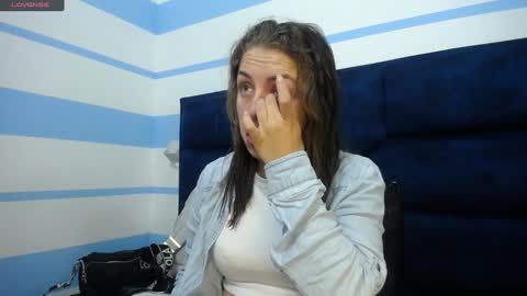 Snapshot of _isaabellaa chatting on February 2025 11:22:02 AM Isa online show from February 2025 11:22:02 AM