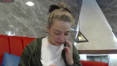 Snapshot of _isaabellaa chatting on February 2025 02:40:01 PM Isa online show from February 2025 02:40:01 PM