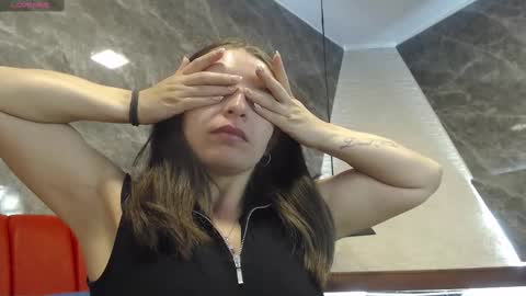 Snapshot of _isaabellaa chatting on February 2025 11:25:02 AM Isa online show from February 2025 11:25:02 AM