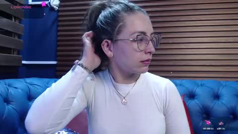 Snapshot of _isaabellaa chatting on February 2025 11:34:02 AM Isa online show from February 2025 11:34:02 AM