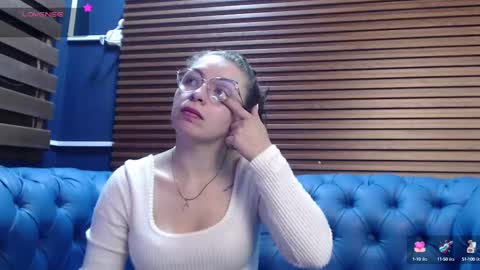 Snapshot of _isaabellaa chatting on February 2025 11:22:02 AM Isa online show from February 2025 11:22:02 AM