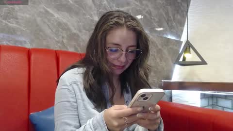 Snapshot of _isaabellaa chatting on March 2025 05:45:01 PM Isa online show from March 2025 05:45:01 PM