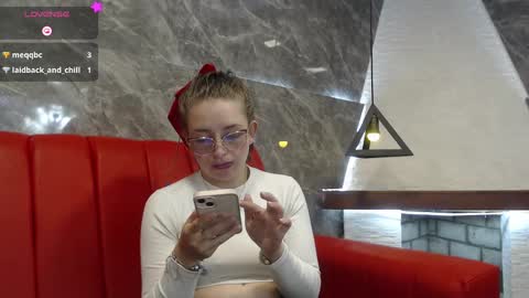 Snapshot of _isaabellaa chatting on March 2025 02:18:02 PM Isa online show from March 2025 02:18:02 PM