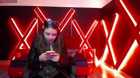 Snapshot of _isaabellaa chatting on November 2025 11:27:02 AM Isa online show from November 2025 11:27:02 AM