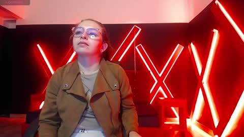 Snapshot of _isaabellaa chatting on November 2025 11:03:01 AM Isa online show from November 2025 11:03:01 AM