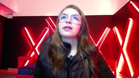 Snapshot of _isaabellaa chatting on December 2025 11:48:01 AM Isa online show from December 2025 11:48:01 AM