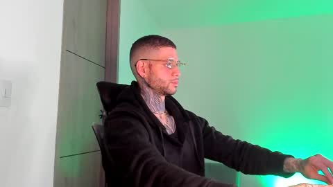Snapshot of _jamesleandros chatting on March 2026 02:55:01 AM jeison online show from March 2026 02:55:01 AM