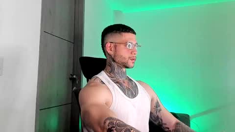 Snapshot of _jamesleandros chatting on May 2026 03:25:01 AM jeison online show from May 2026 03:25:01 AM