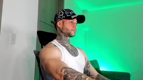 Snapshot of _jamesleandros chatting on June 2026 03:02:02 AM jeison online show from June 2026 03:02:02 AM