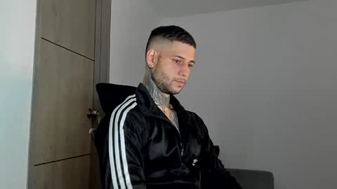 Snapshot of _jamesleandros chatting on June 2026 01:28:02 AM jeison online show from June 2026 01:28:02 AM