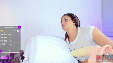 _jasminnee_ online show from January 2025 07:31:01 PM