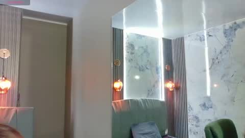 _jeessy online show from November 2025 04:00:01 AM