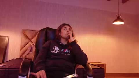 _jeessy online show from November 2025 04:01:02 AM